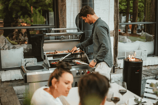 Enders Dujiniai griliai Dujinis Grilis Enders Kansas II Pro 4 Sik Profi Turbo su Turbo Zona, Kriaukle ir Šonine Virykle, Plieno Spalvos